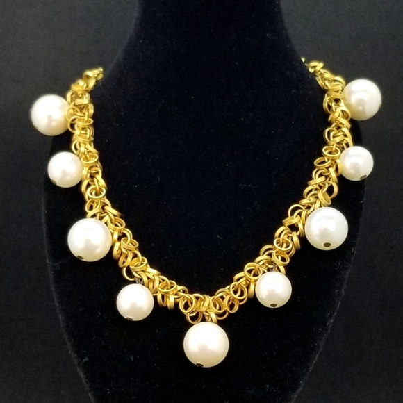 Jewelry - Gold chain & faux pearl necklace ⚪